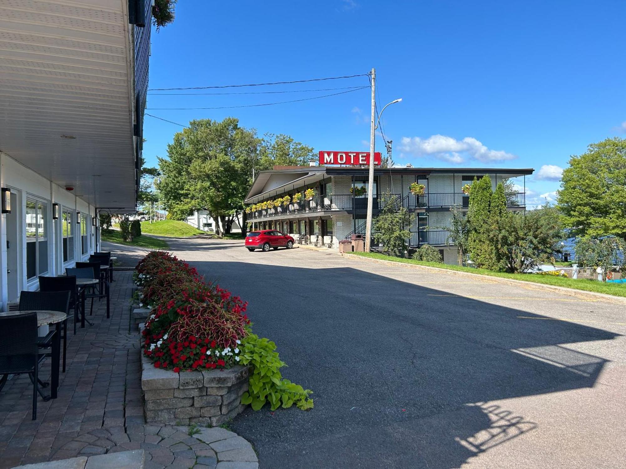 Motel Panoramique Chicoutimi 외부 사진