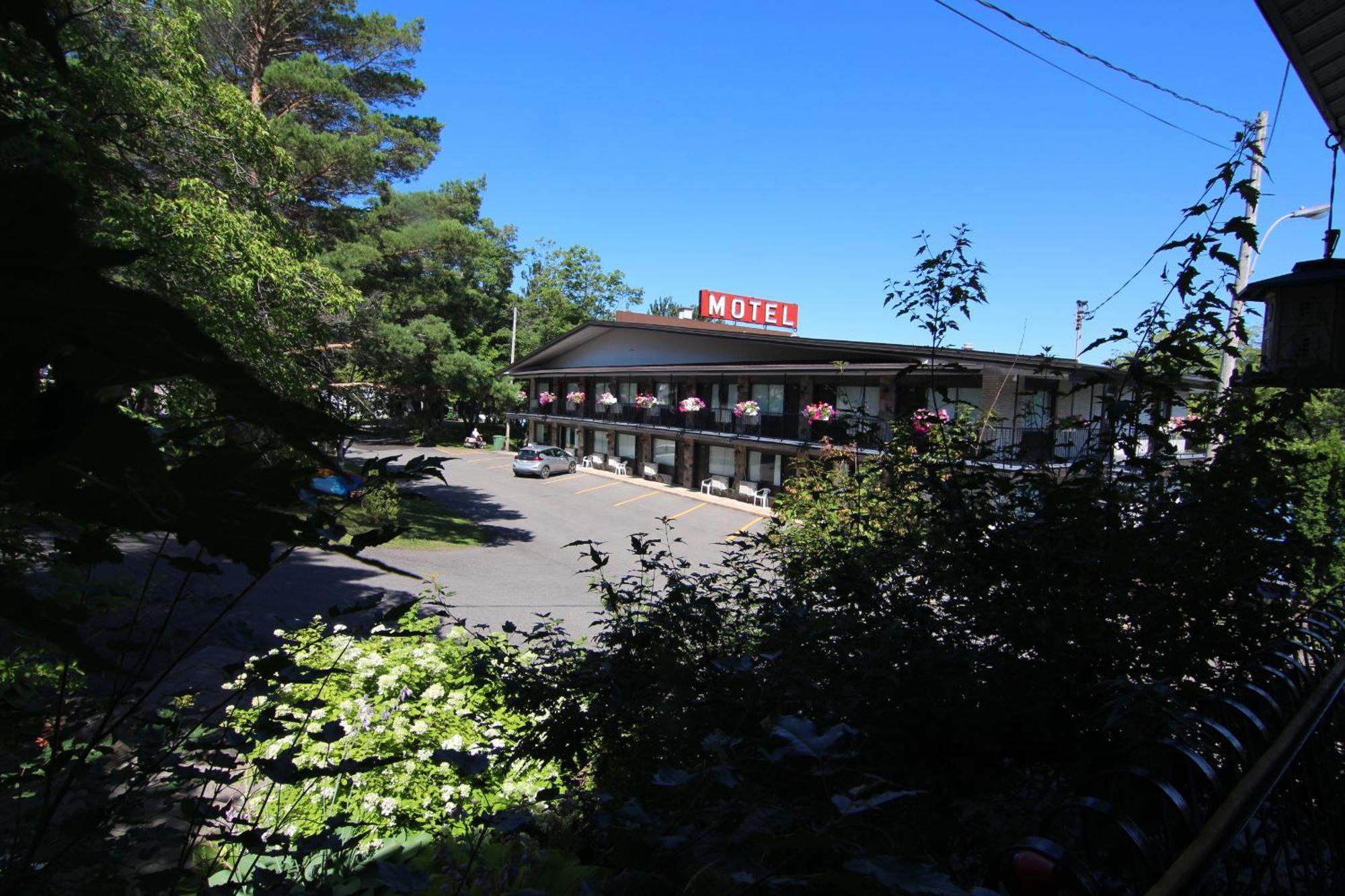 Motel Panoramique Chicoutimi 외부 사진