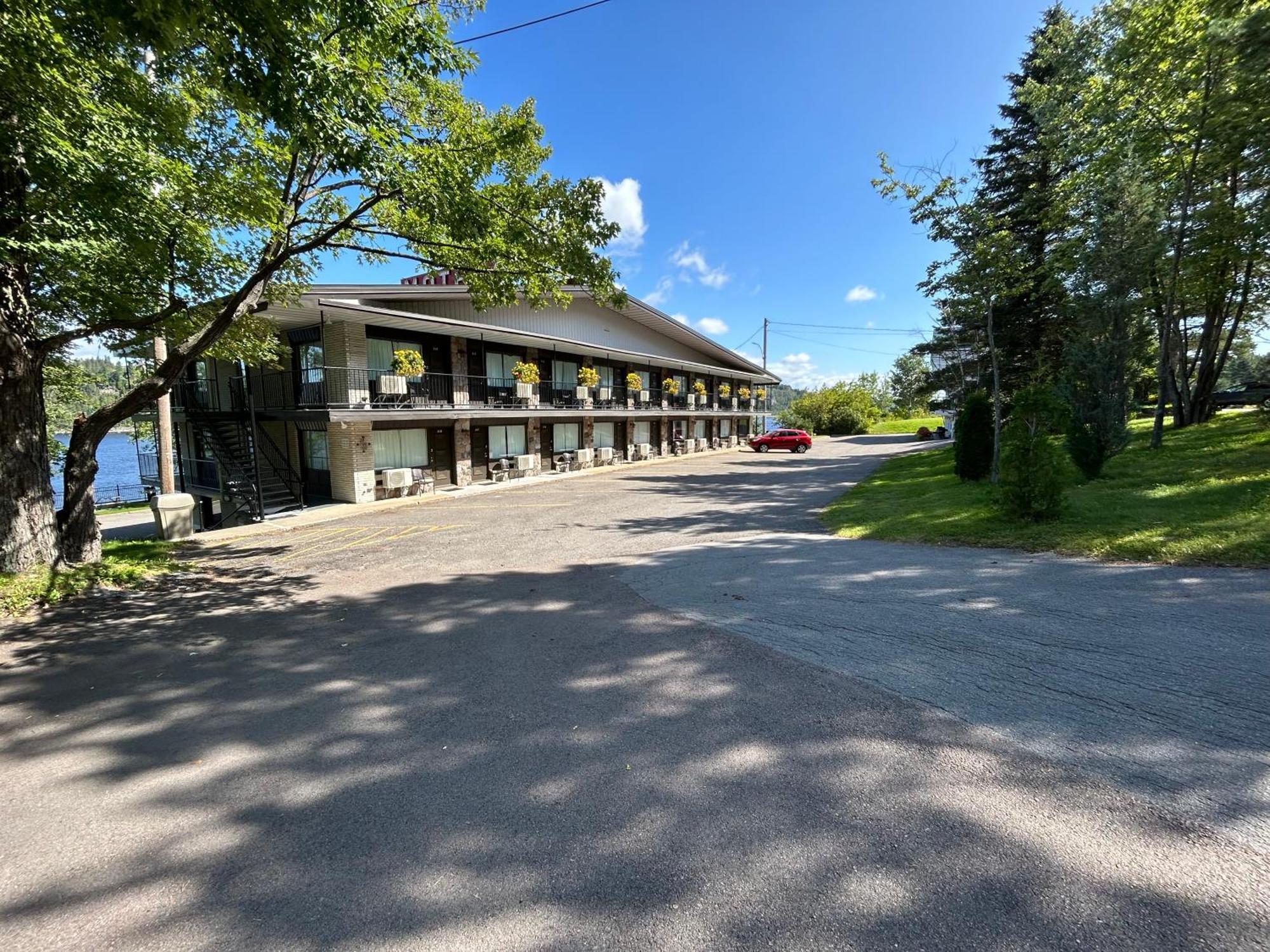 Motel Panoramique Chicoutimi 외부 사진