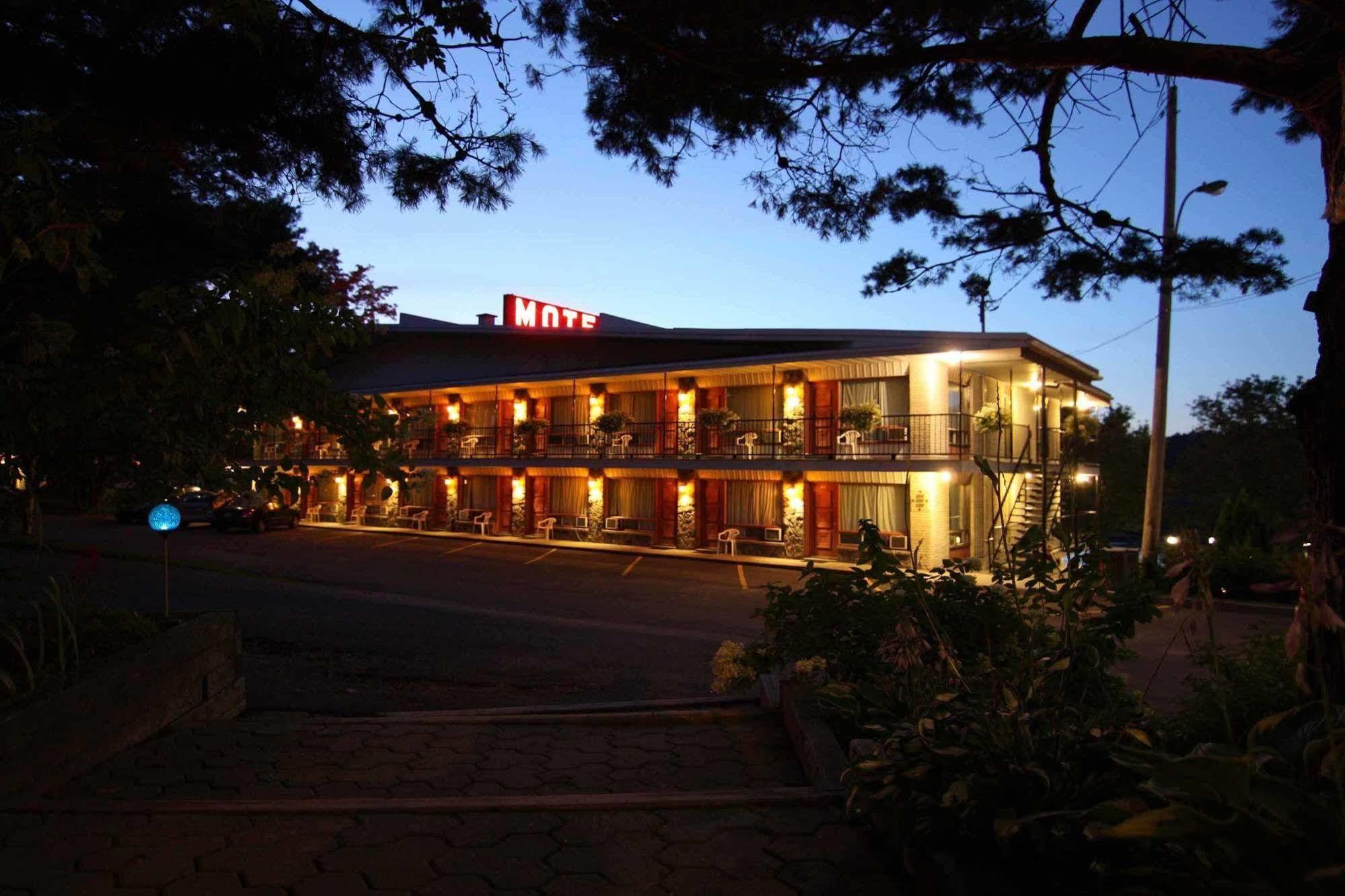 Motel Panoramique Chicoutimi 외부 사진
